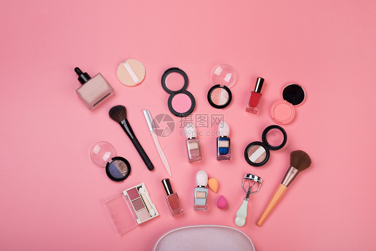 精致生活從細節開始 化妝包里的美容與家用電器融合之美